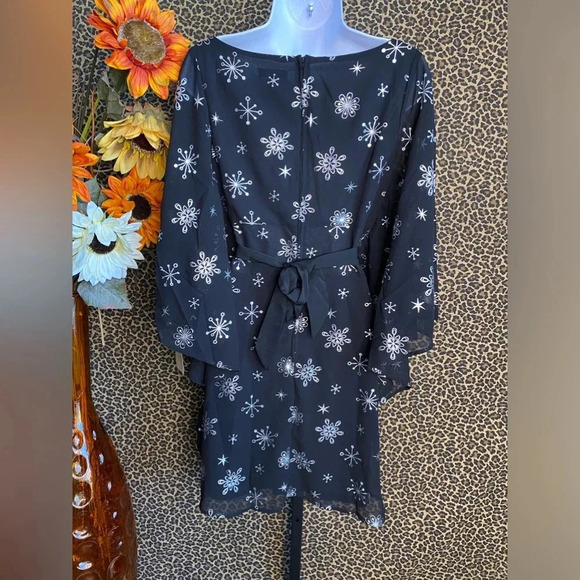 🦋B2G1🦋UNIQUE VINTAGE SMAK PARLOUR Black & Silver Snowflake Batwing Dress… - Picture 6 of 13